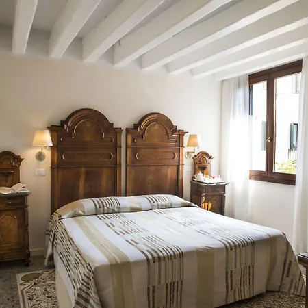 Hotell Agli Alboretti 3*