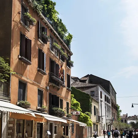 Hotell Agli Alboretti 3*