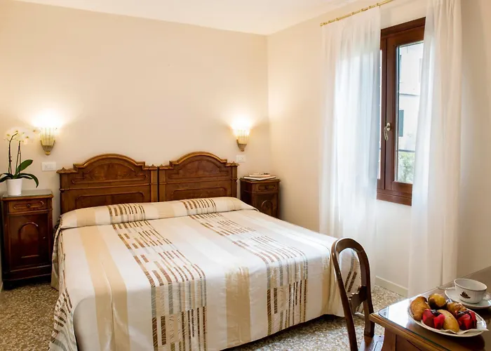 Hotel Agli Alboretti 3*