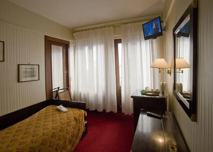 Hotel Agli Alboretti 3*