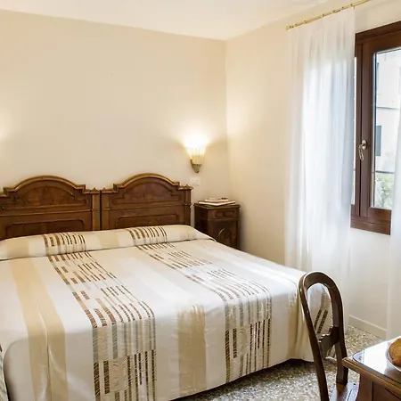 Szálloda Agli Alboretti 3*