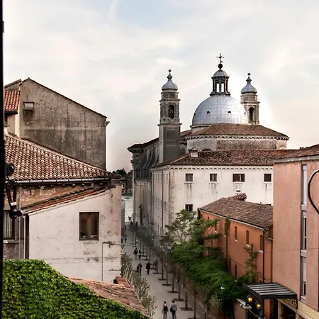 Szálloda Agli Alboretti 3*